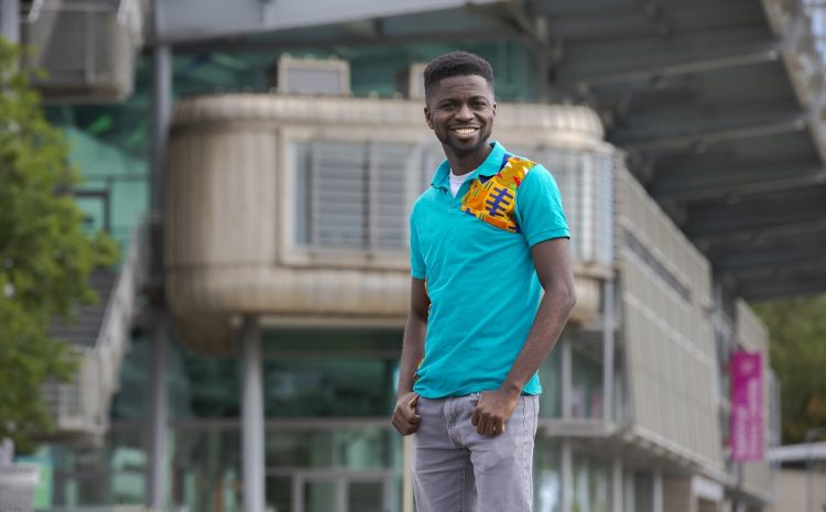 Artist Anthony Amoaka-Attah has brought his award-winning skills to the University of Sunderland all the way from Ghana.